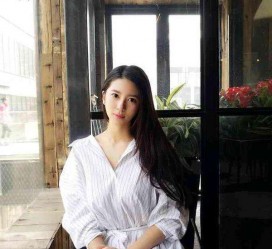 贺州女友兼职模特的小说(女友兼职模特的小说保举)