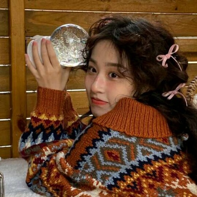贺州伴游女生郑晓涵的资料