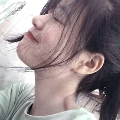 贺州伴游女生烟雨蒙蒙的资料