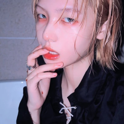 贺州伴游女生樱花漫舞的资料