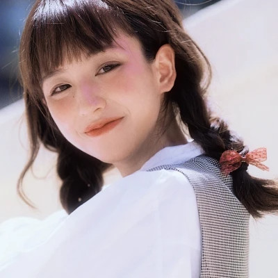 贺州伴游女生郑晓晴的资料
