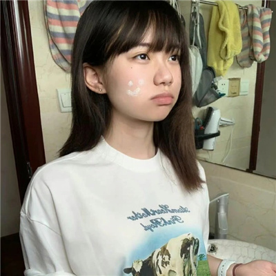 贺州伴游女生邝易云