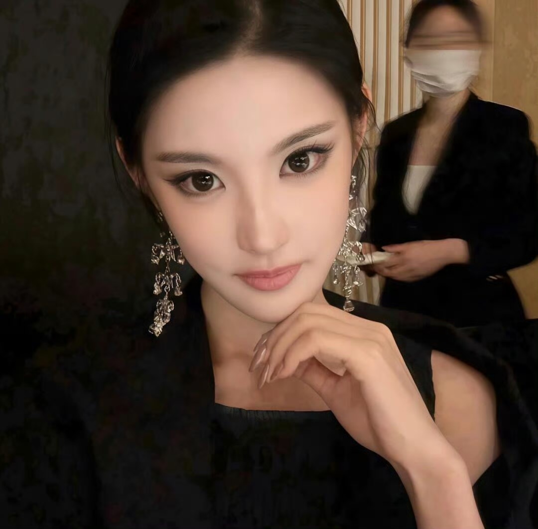 贺州伴游女生 | Isabella Chen的资料